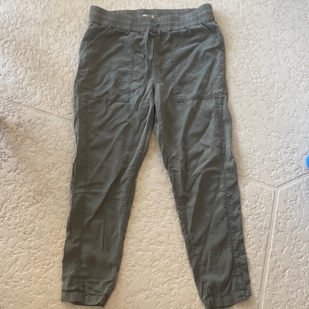 Lucky Brand Army Green Soft Cargs Lucky Brand Army Green Soft Cargs
